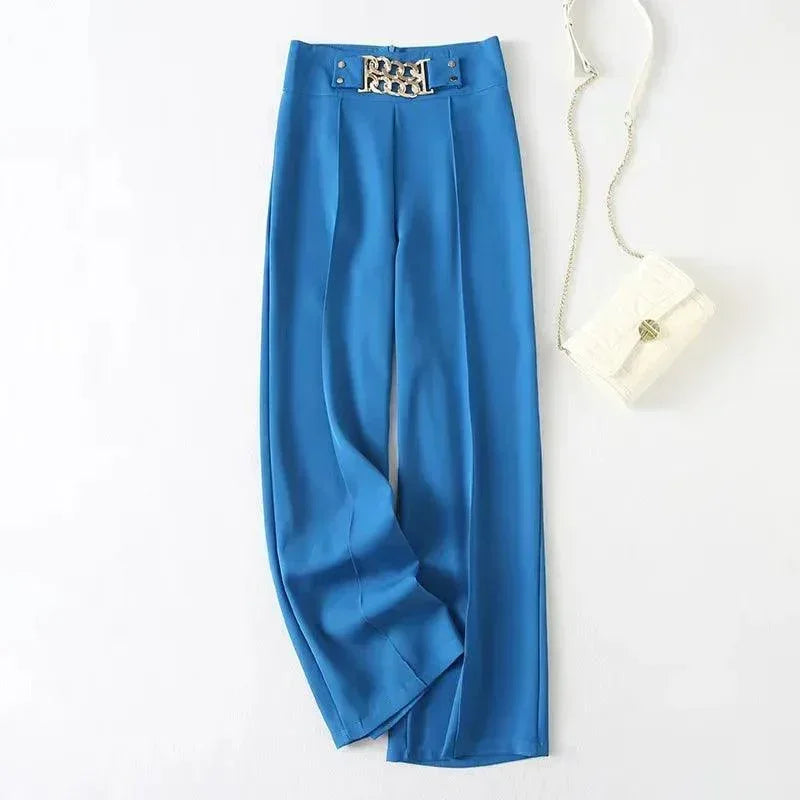 Calça Majesté™ com Fivela de Luxo e Caimento Perfeito / Exiba Sofisticação e Conforto em Cada Passo!