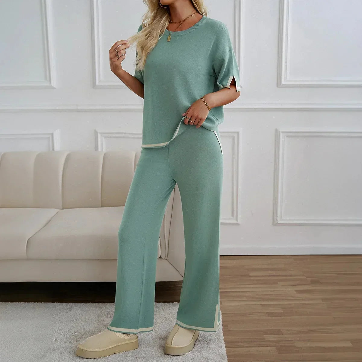Conjunto Classy™ em Malha Premium com Detalhes Contrastantes / Para Quem Valoriza o Conforto com Toque Refinado!