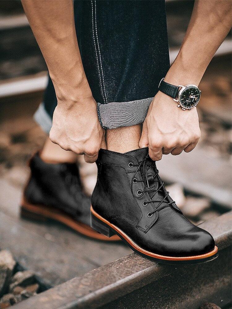 Bota Masculina em Couro Artesanal- ClassicMen / O Estilo do Homem Clássio Unidos em uma única Bota!!!