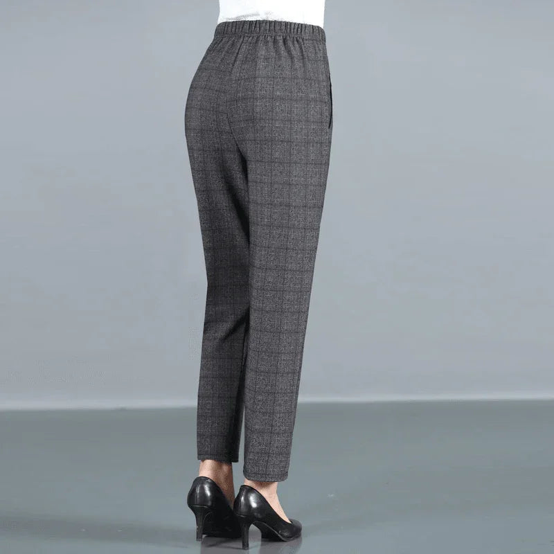 Calça Louise™ em Alfaiataria com Interior em Sherpa /Conforto Sublime e Elegância Atemporal para o Inverno!