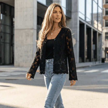 Cardigan Charlotte™ em Crochê Floral com Acabamento Artesanal Refinado