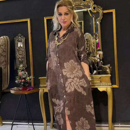 Vestido Blossom™ com Gola Polo e Estampa Floral Discreta / Redefina o Conforto com Estilo Atemporal e Elegância Impecável!