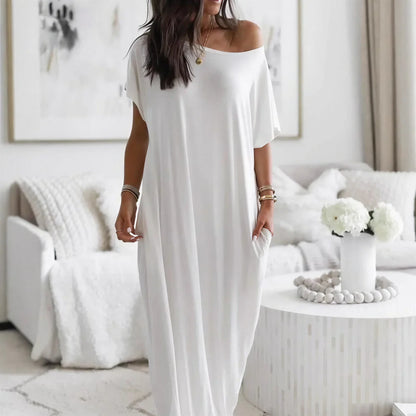 Vestido Longo Daphne™ com Decote Amplo e Bolsos Laterais