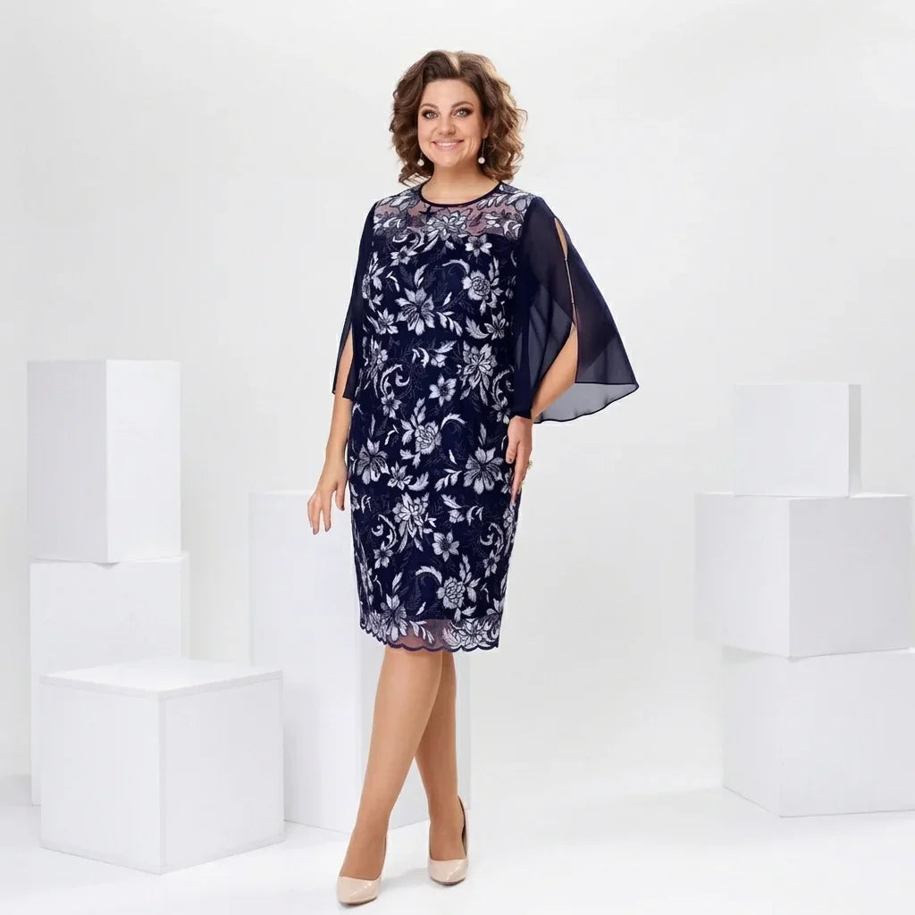 Vestido Midi Diana™ com Floral Branco e Manga Estilo Capa Translúcida