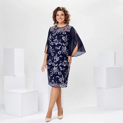 Vestido Midi Diana™ com Floral Branco e Manga Estilo Capa Translúcida