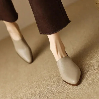 Sapato Leontina™ em Couro com Salto Baixo / Estilo Vintage com Conforto para o Dia Todo