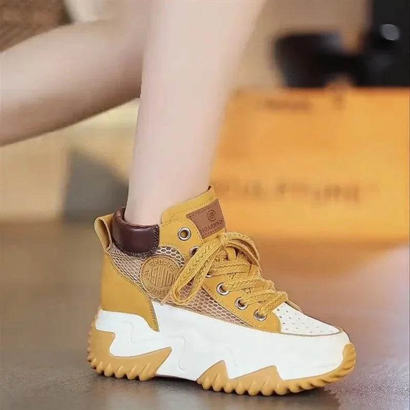 Botinhas Betinna™ Estilo AllStar com Plataforma e Solado Tratorado / Frescor e Tecnologia no Movimento do Dia a Dia!