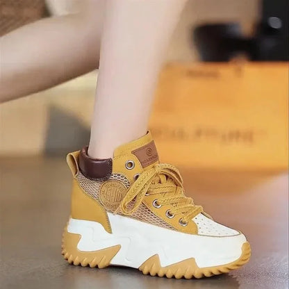 Botinhas Betinna™ Estilo AllStar com Plataforma e Solado Tratorado / Frescor e Tecnologia no Movimento do Dia a Dia!