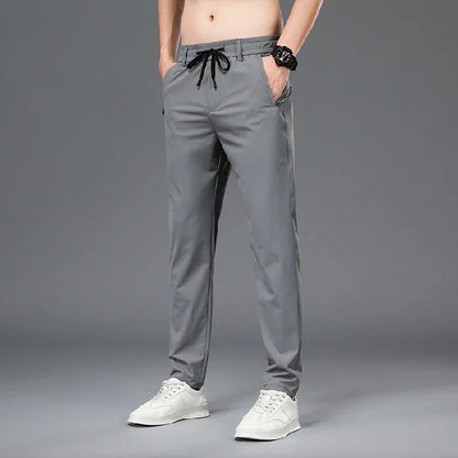[COMPRE 1 E LEVE 3] Calça Zenith™ em Seda Gelo com Efeito Resfriador / A Calça que Une Tecnologia, Estilo e Máximo Conforto!