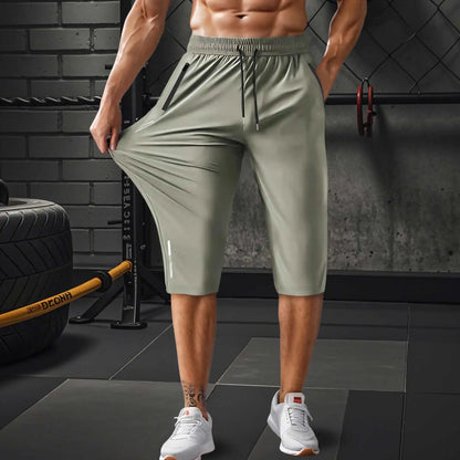 Bermuda Estilo Capri AeroMotion™ Com Tecido Elástico e Ajuste Esportivo