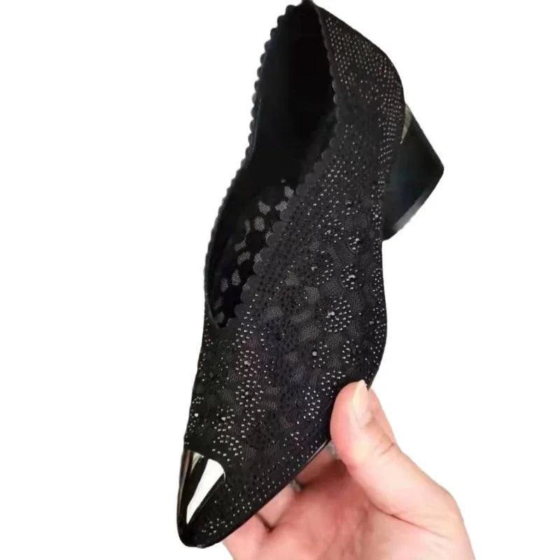 Sapato Cleopatra™ com Detalhes em Renda / Elegância Heroica para a Mulher Moderna