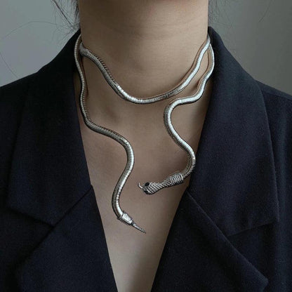 Colar Charme Serpente Flexível / O mais Elegante, Sofisticado e Sedutor para Todas as Ocasiões!