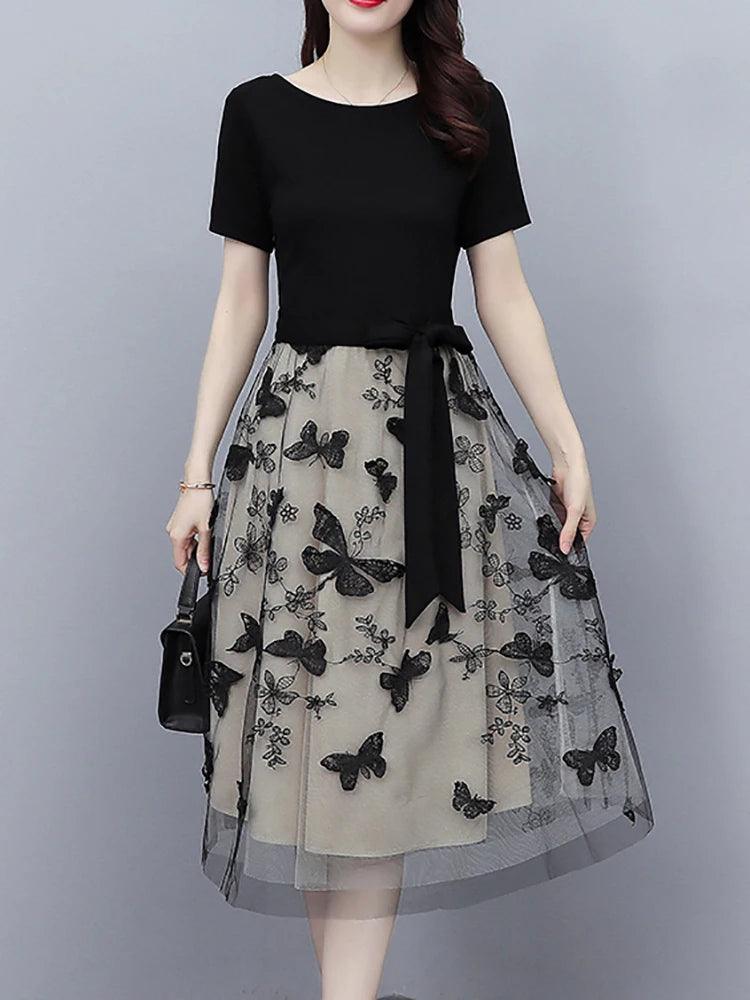 Vestido Dupla Camada Belleza™ com Detalhes de Borboleta / Elegância e Sofisticação em Cada Camada!