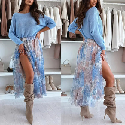 Conjunto Céu de Lis™ com Tricô Azul e Saia Floral Esvoaçante / A Expressão da Feminilidade com Elegância Suave!