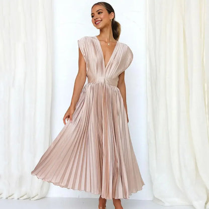 Vestido Plissado Antunes™ em Tecido Leve com Toque Acetinado / Movimento Sofisticado e Caimento Impecável