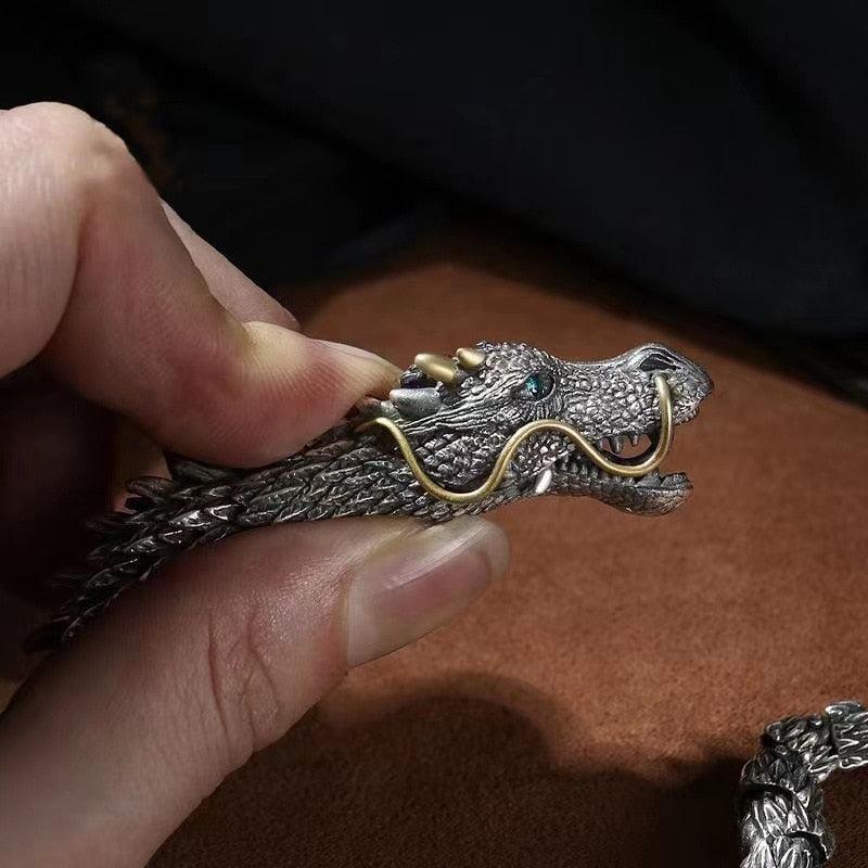 Pulseira Viking Ragnarok™  / Uma Joia Rica em Detalhes que Exala Imponência!