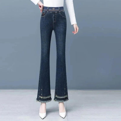 Calça Jeans Folks™ Moda Country / Com Cintura Elástica e Acabamento Charmoso!