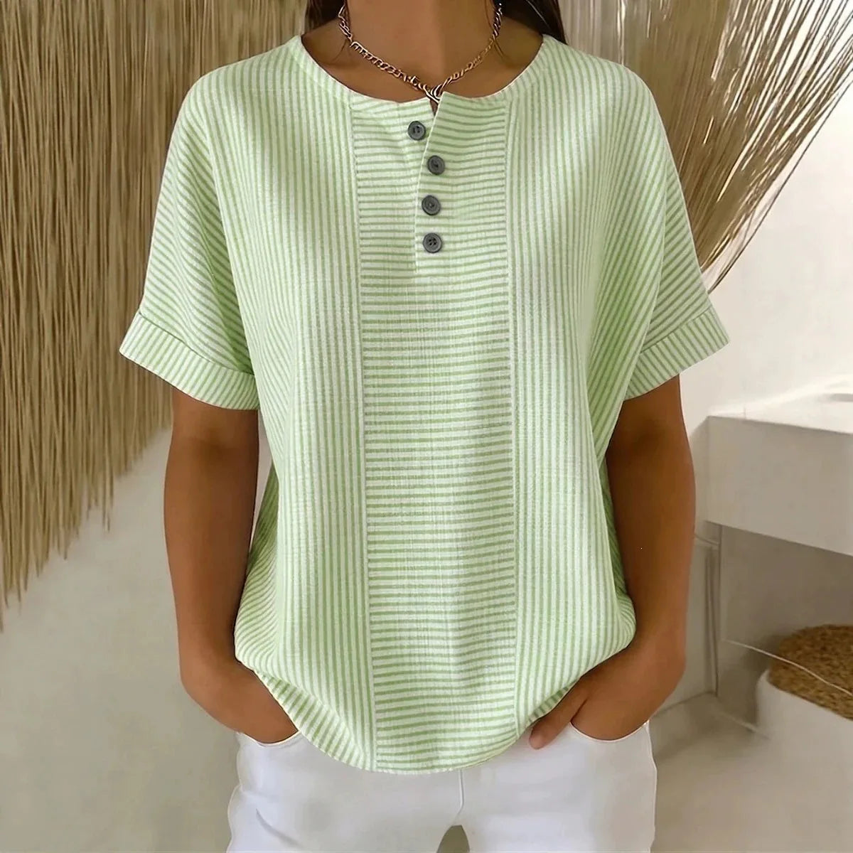 Blusa Euddora™ Com Listras Delicadas e Botões Frontais