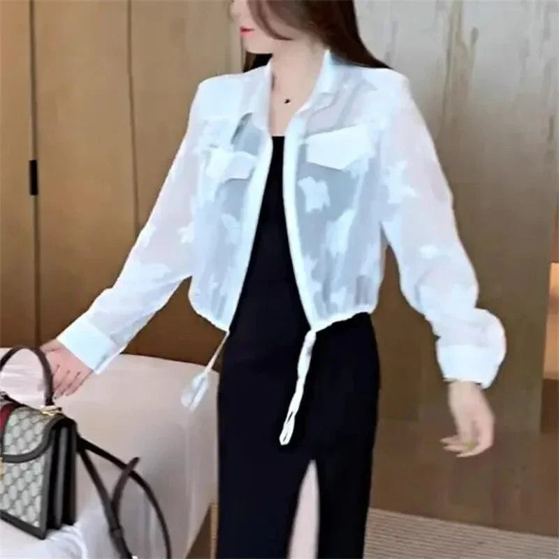 (Promoção Compre 1 Leve 2)Camisa Chiara™ Estilo Sobretudo em Chiffon com Design Floral / Máxima Leveza, Proteção Solar e Estilo para Montar Seus Looks!