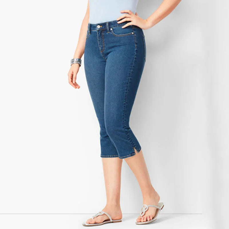 Calça Jeans Capri Sorelly™ Com Modelagem Ajustada E Barra Com Fenda Sutil / O Jeans Leve Para Looks Mais Sofisticados