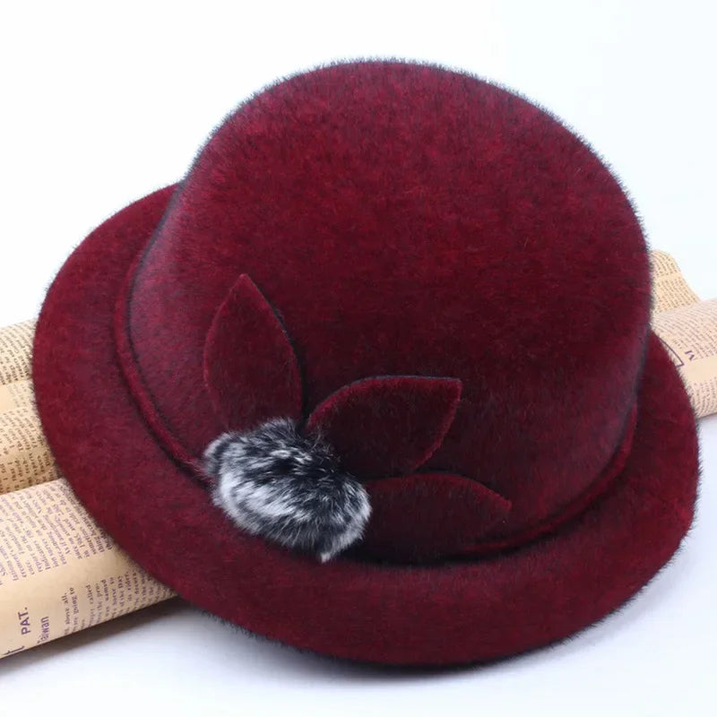 [COMPRE 1 E LEVE 3] Chapéu Clémence™ Em Pele de Raposa Sintética e Silhueta Clássica / Um Toque Retrô que Celebra a Feminilidade Atemporal
