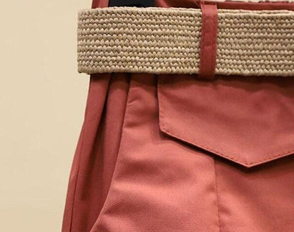 Shorts Saia Fiorella™ em Sarja com Cinto / A peça de roupa com caimento soltinho e a beleza atemporal que você tanto ama!