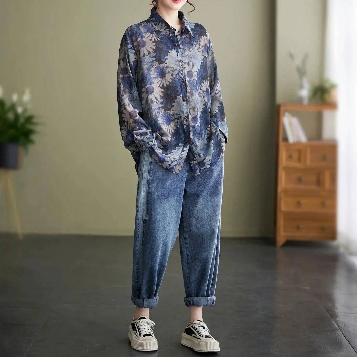 (Compre 1 e Leve 2) Camisa Feminina Boho Éden™ em Algodão Floral / Leveza e Charme em Estampa Exclusiva!