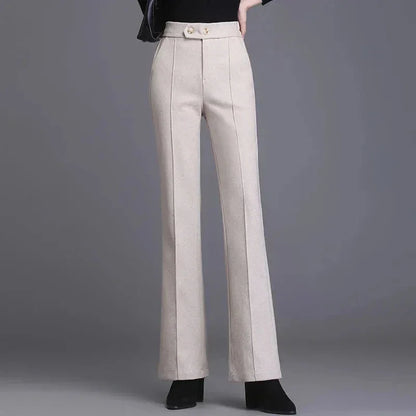 Calça Valença™ em Alfaiataria Premium com Caimento Flare / O Clássico que Valoriza com Sofisticação!