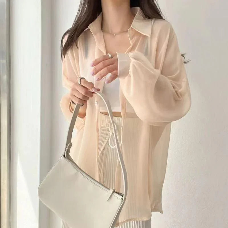 (Promoção Compre 1, Leve 2) Camisa Chiqué™ Estilo Sobretudo em Chiffon / Proteja-se do Sol com Muita Elegância e Estilo!!