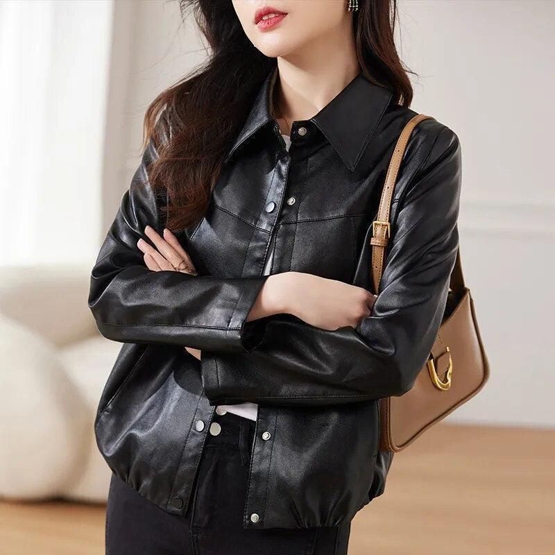 Jaqueta de Couro Donna Vintage: Elegância e Estilo Atemporal em Cada Detalhe!