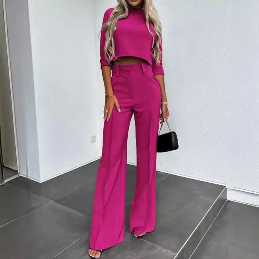 Conjunto Nina™ em Viscose Leve com Cropped Gola Alta e Calça