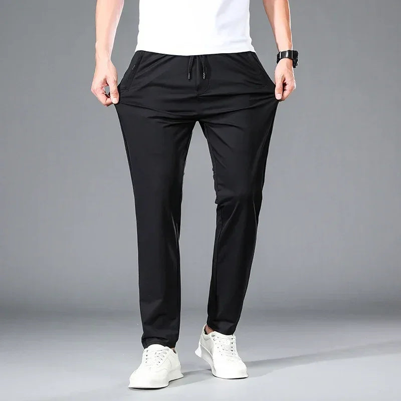 [COMPRE 1 E LEVE 3] Calça Zenith™ em Seda Gelo com Efeito Resfriador / A Calça que Une Tecnologia, Estilo e Máximo Conforto!