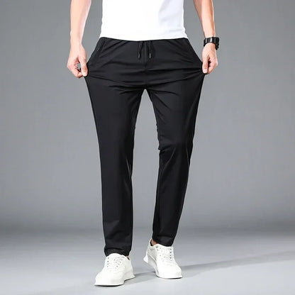 [COMPRE 1 E LEVE 3] Calça Zenith™ em Seda Gelo com Efeito Resfriador / A Calça que Une Tecnologia, Estilo e Máximo Conforto!