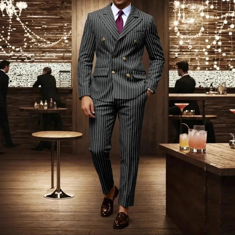 Terno Monarch™ em Alfaiataria com Risca de Giz e Estilo Executivo Premium