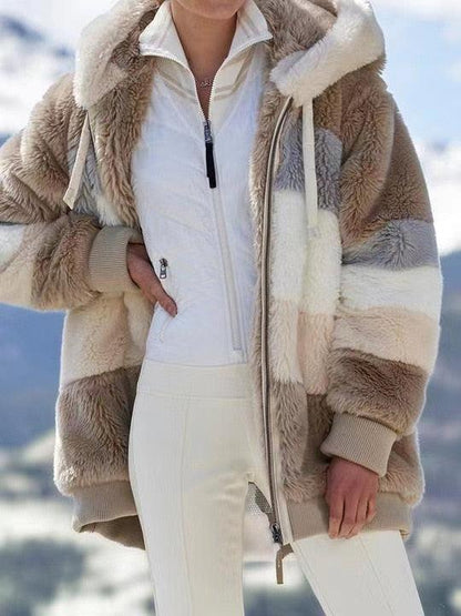 Casaco Feminino Paris™ em Pelúcia / O Campeão em Sutileza, Conforto e Versatilidade!