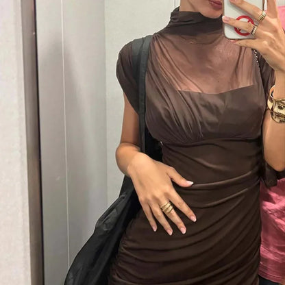 Vestido Elixire™ com Tule Translúcido e Drapeado Sofisticado