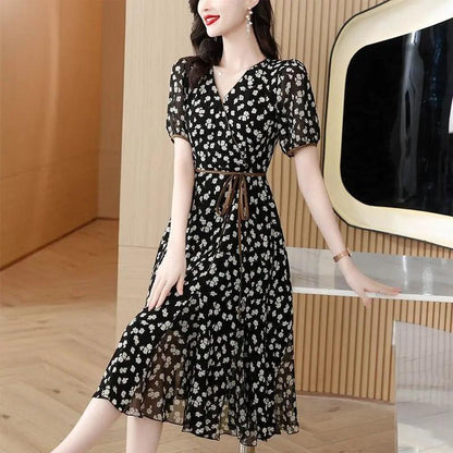 Vestido Parisienne™ com Estampa Floral Fina / O Toque de Charme e Delicadeza para Qualquer Ocasião!