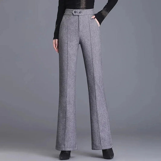 Calça Valença™ em Alfaiataria Premium com Caimento Flare / O Clássico que Valoriza com Sofisticação!