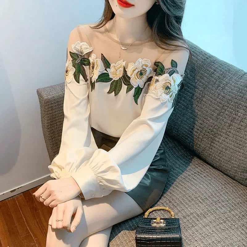 Blusa Provence™️ Alfaiataria em Chiffon com Bordados Florais / Um Verdadeiro Show de Exclusividade & Glamour!