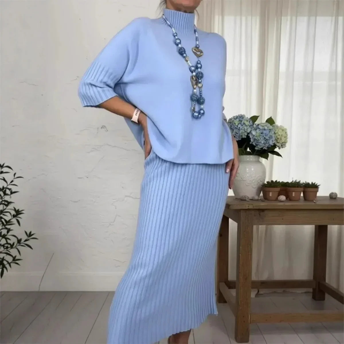 Conjunto Marselha™  com Blusa Gola Alta e Saia Midi Canelada