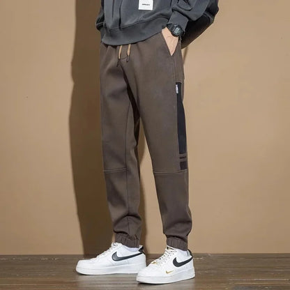 Calça Jogger Axis™ em Moletom Premium / Conforto Máximo com Visual Urbano para Sua Rotina Dinâmica!