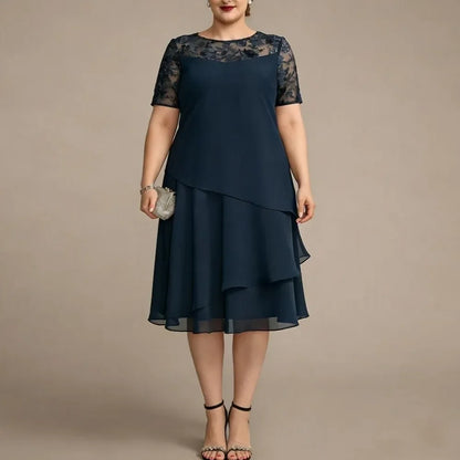 Vestido Monéa™ com Renda e Camadas Elegantes