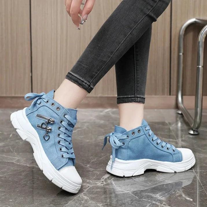 Tênis Camilla™ Estilo Botinha com Plataforma e Solado Tratorado / Moda Jeans e Conforto para seu Dia a Dia!