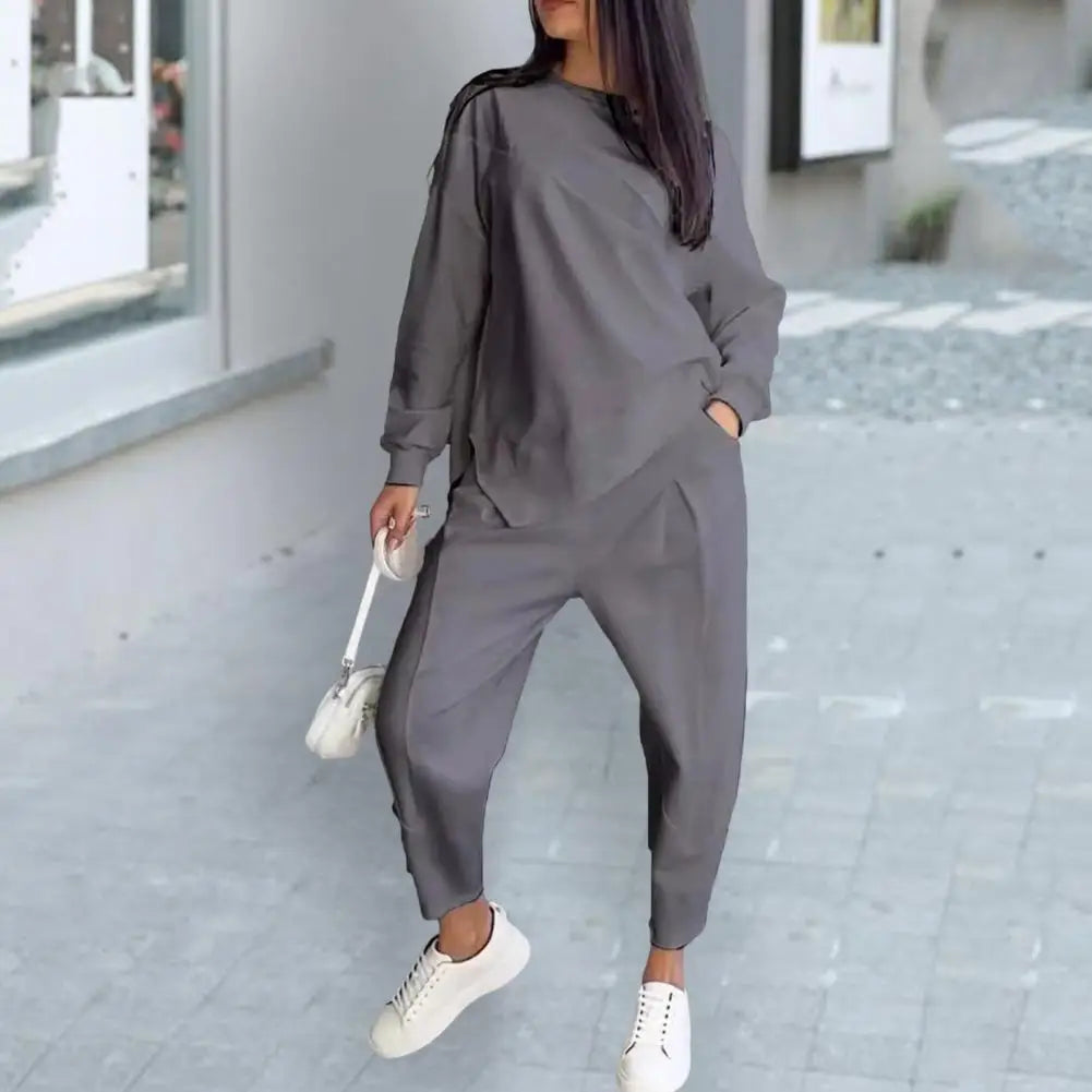 Conjunto Eva™ Blusa de Recorte Assimétrico e Calça Jogger com Bolsos