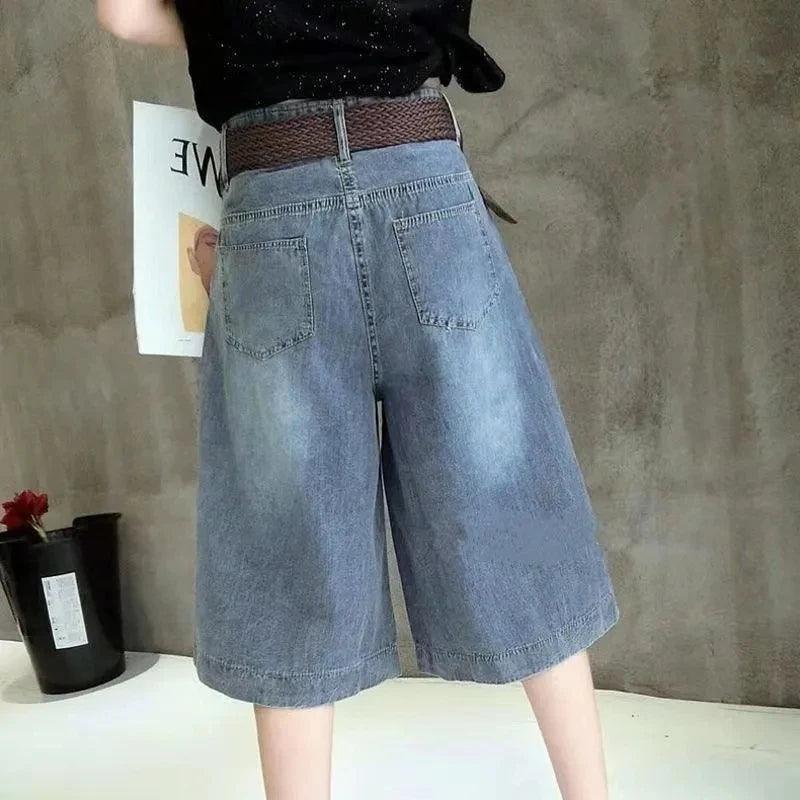 Shorts Jeans Charlotte™ com Cintura Alta + Cinto de Brinde /  Conforto Sob Medida e Estilo para Criar os Mais Lindos Looks!!