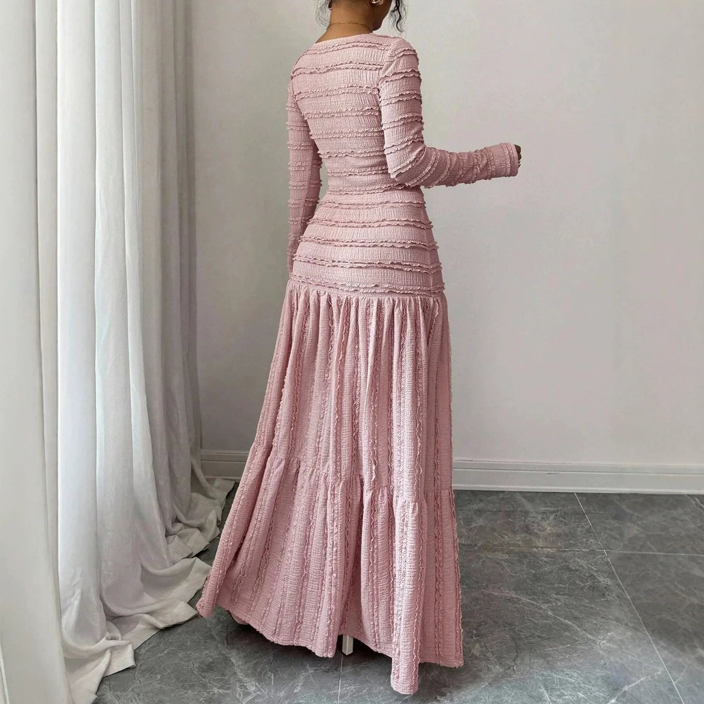 Vestido Longo Úrsula™ em Malha Plissada com Abotoamento Frontal