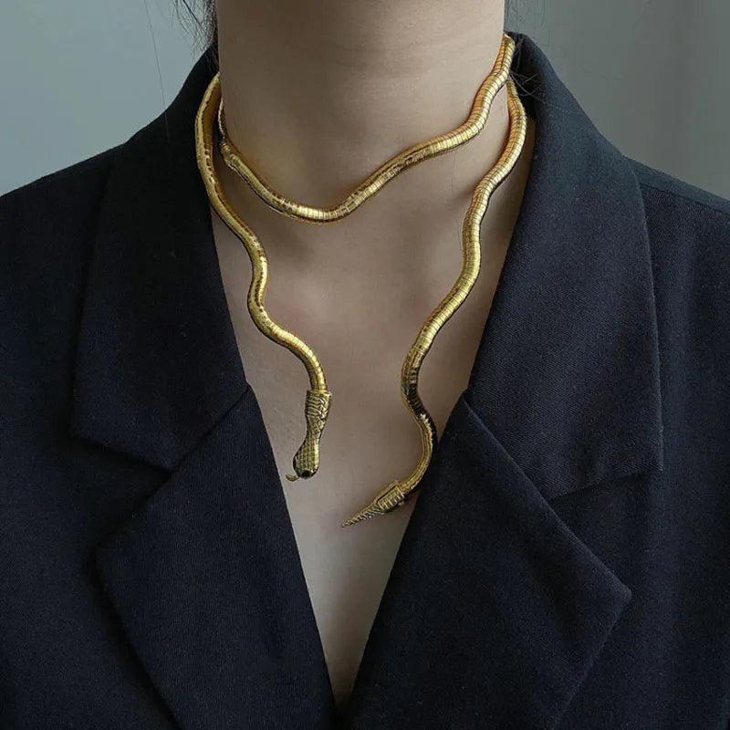 Colar Charme Serpente Flexível / O mais Elegante, Sofisticado e Sedutor para Todas as Ocasiões!