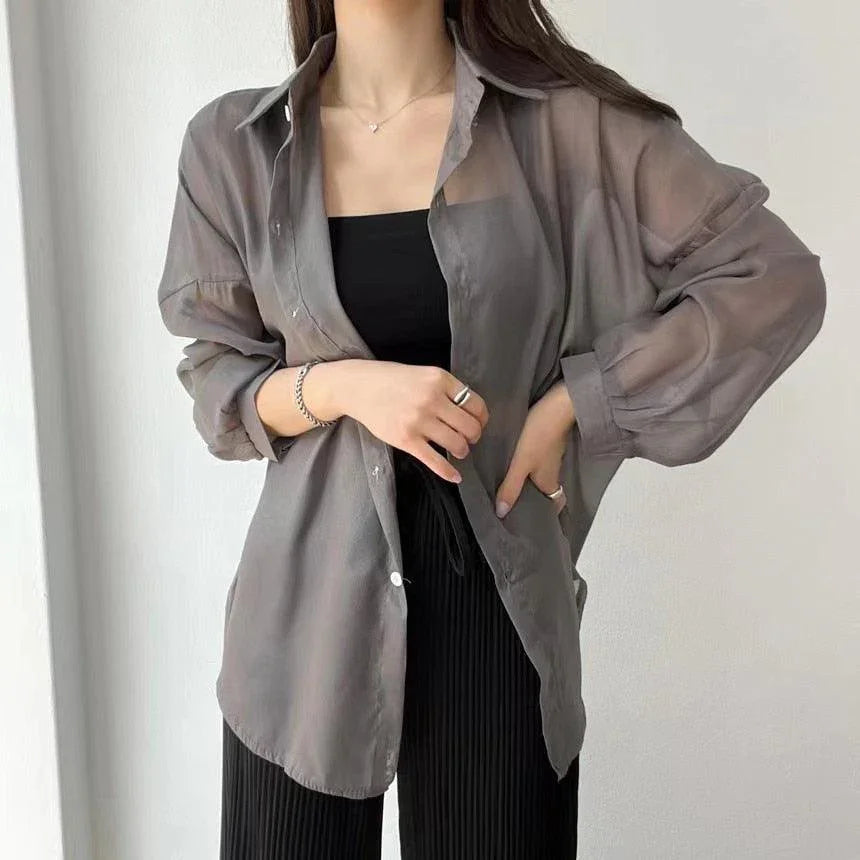 (Promoção Compre 1, Leve 2) Camisa Chiqué™ Estilo Sobretudo em Chiffon / Proteja-se do Sol com Muita Elegância e Estilo!!