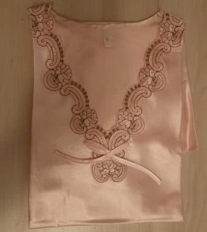 Camisola Famous™️ em Seda Cetim / Toda Sutileza & Beleza de uma peça Magistral!