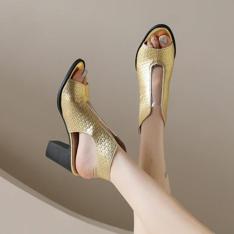 Sandália Mirelle™ com Acabamento Texturizado e Design Envolvente